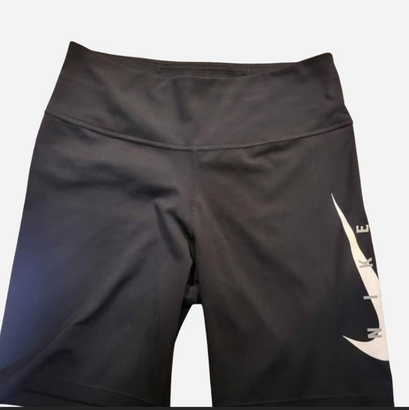 Nike Women's Black Bike Shorts - Picture 1 of 2